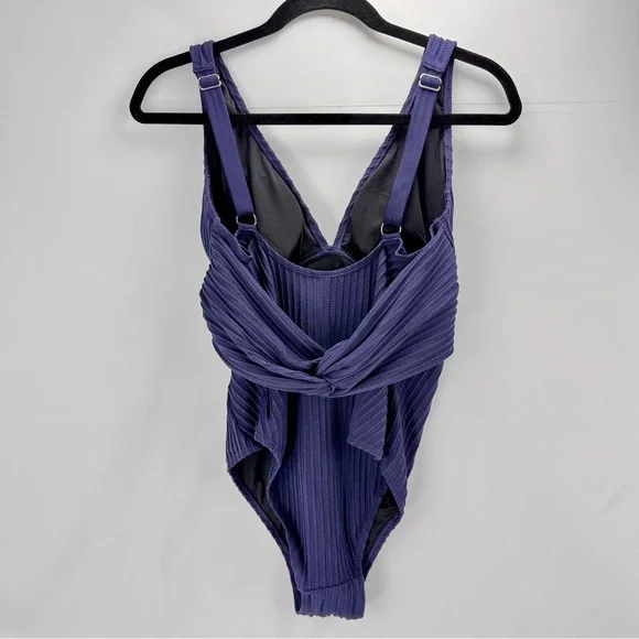 NWT! Navy Ribbed & Ruched Cupshe One Piece Slimming Swimsuit Large - Picture 10 of 15